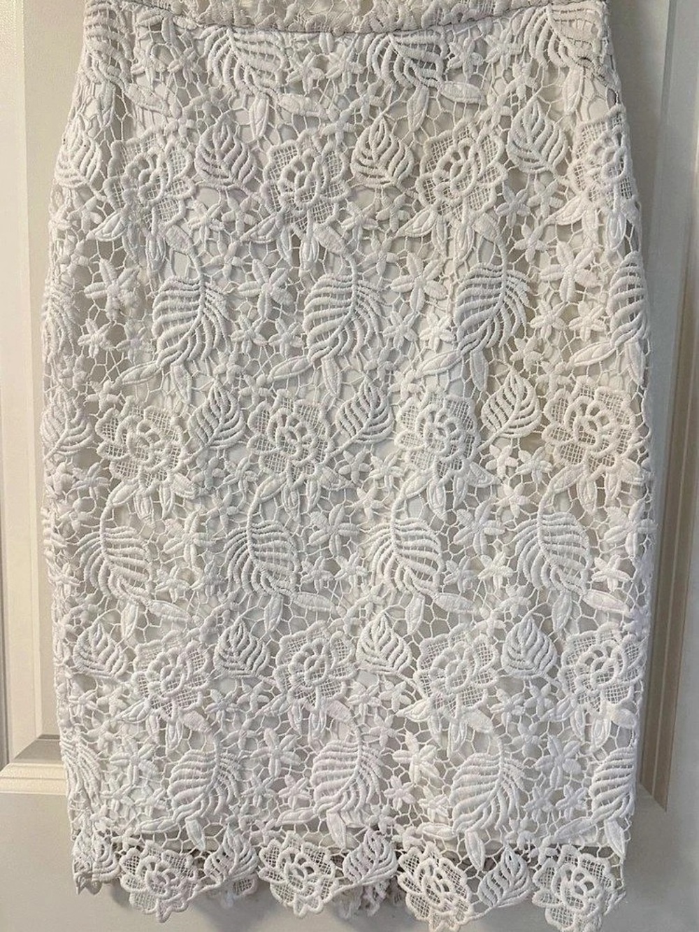 Banana Republic Floral Lace Pencil Skirt Size 2 Petite